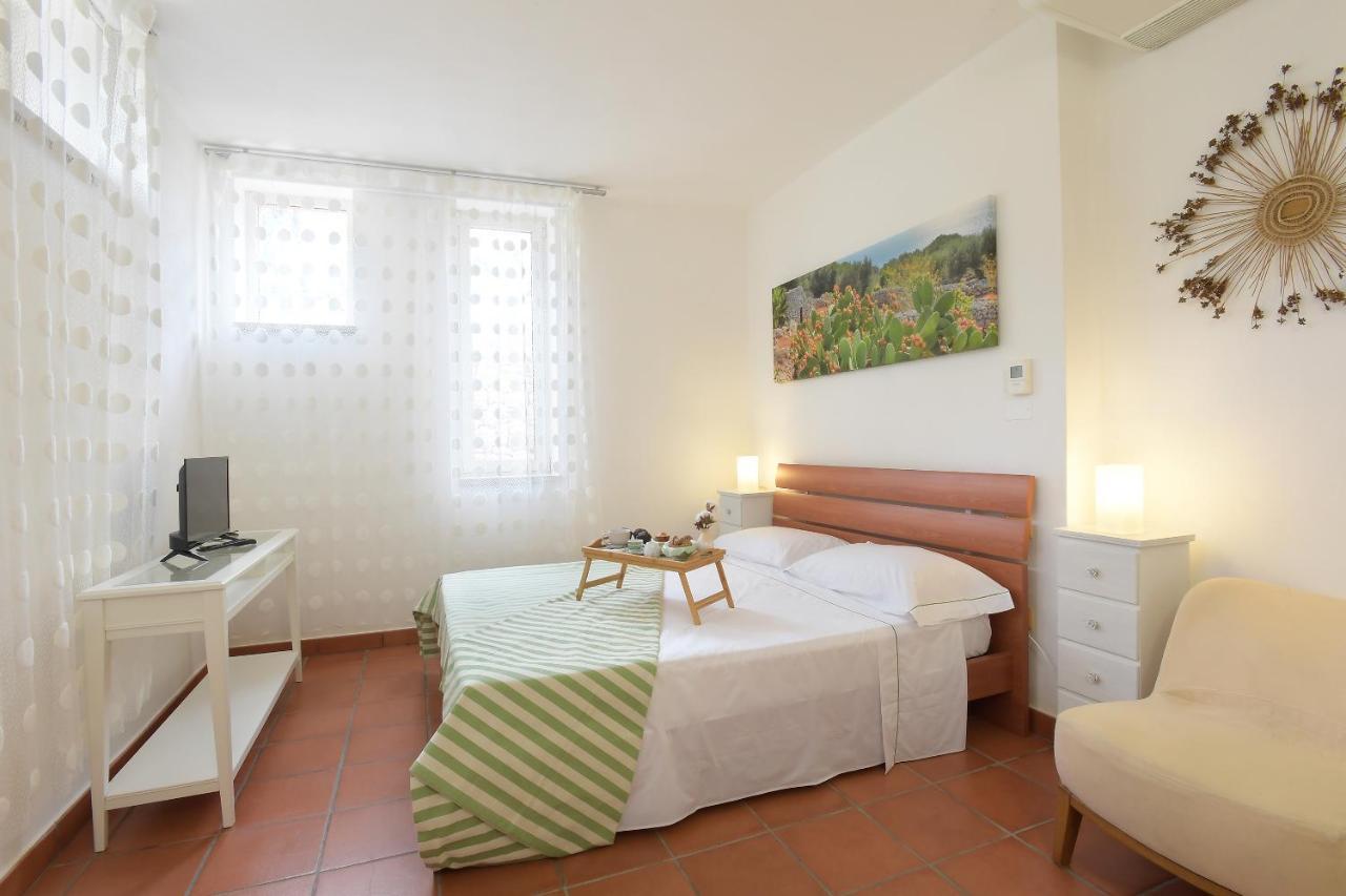 Bio&B Acquaviva Bed & Breakfast โอตรันโต ภายนอก รูปภาพ